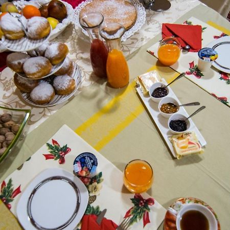 B&B Al Vicolo Di Mezzo Monzambano Kültér fotó