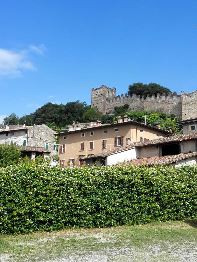 B&B Al Vicolo Di Mezzo Monzambano Kültér fotó