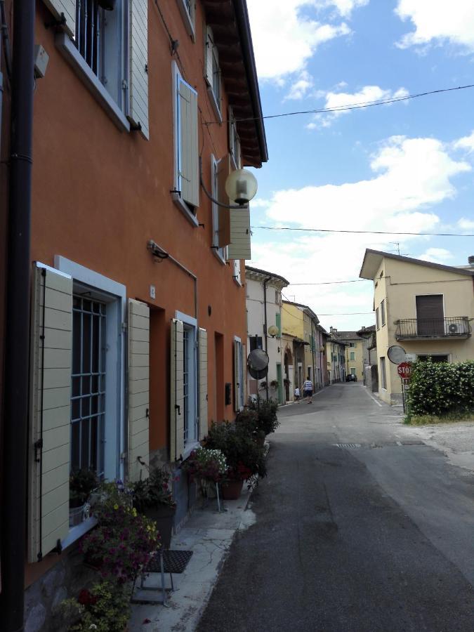 B&B Al Vicolo Di Mezzo Monzambano Kültér fotó