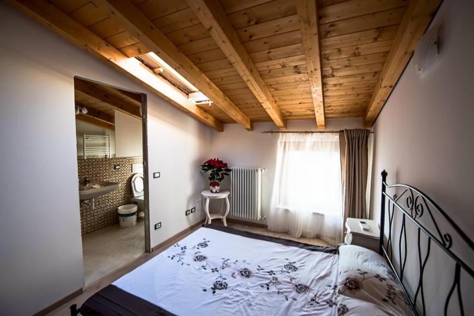 B&B Al Vicolo Di Mezzo Monzambano Kültér fotó